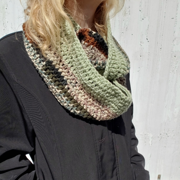 Hand-Crocheted Autumn Green Infinity Scarf – Homespun Utopia - Picture 4 of 6